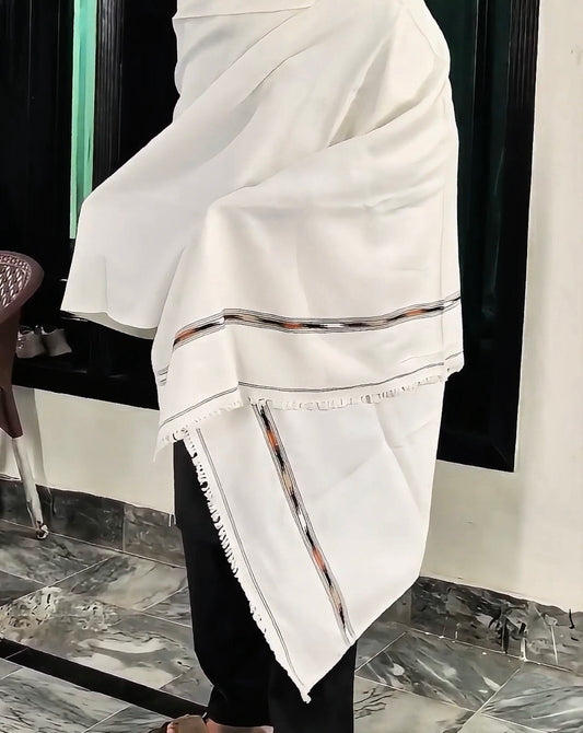 Handmade Wool Shawl (Off white single border)