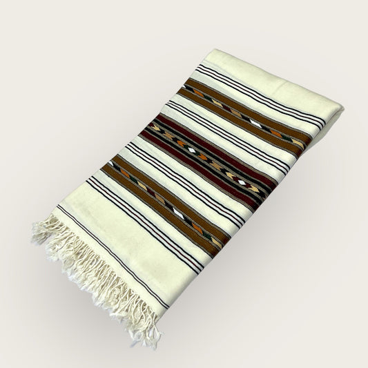Woollen Shawl (White) - Dark Fitter